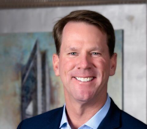 peterkellyheadshot-11461-edit-2_900xx5315-2990-0-243-480x420